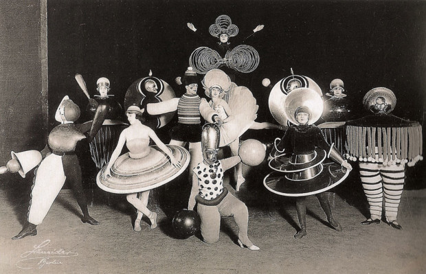 Oscar Schlemmer, Triadic Ballet, 1916, artsy halloween costume