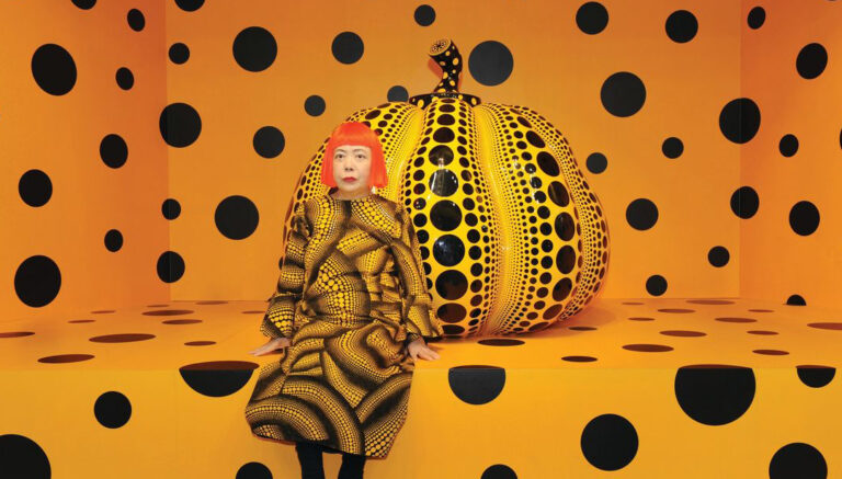 kusama pumpkin: Yayoi Kusama in front of her work Pumpkin. The Art Georgeous.
