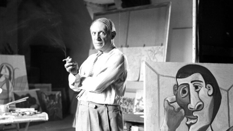 stolen artworks from Chácara do Céu Museum: Pablo Picasso in his atelier. Art & Crafter.
