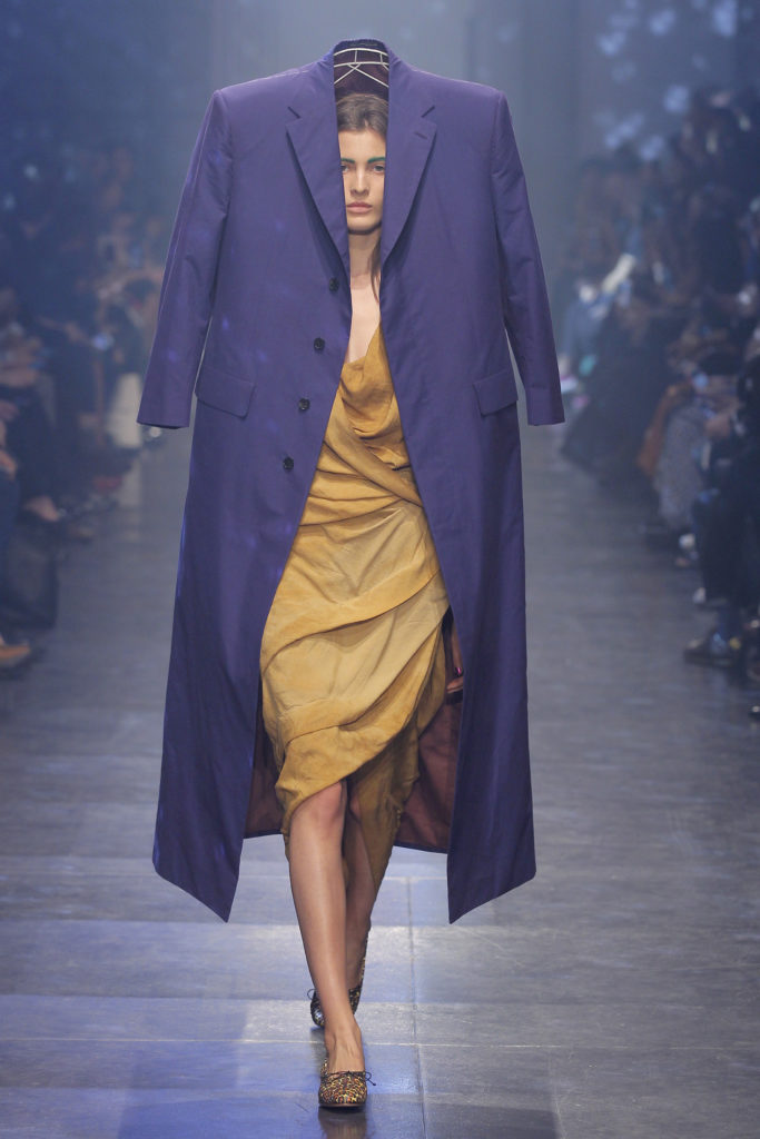 Vivienne Westwood, Gold Label, Tailored Chelsea Coat and Dress, Mirror the World SS 2016, Photo Ugo Camera, Queen Within