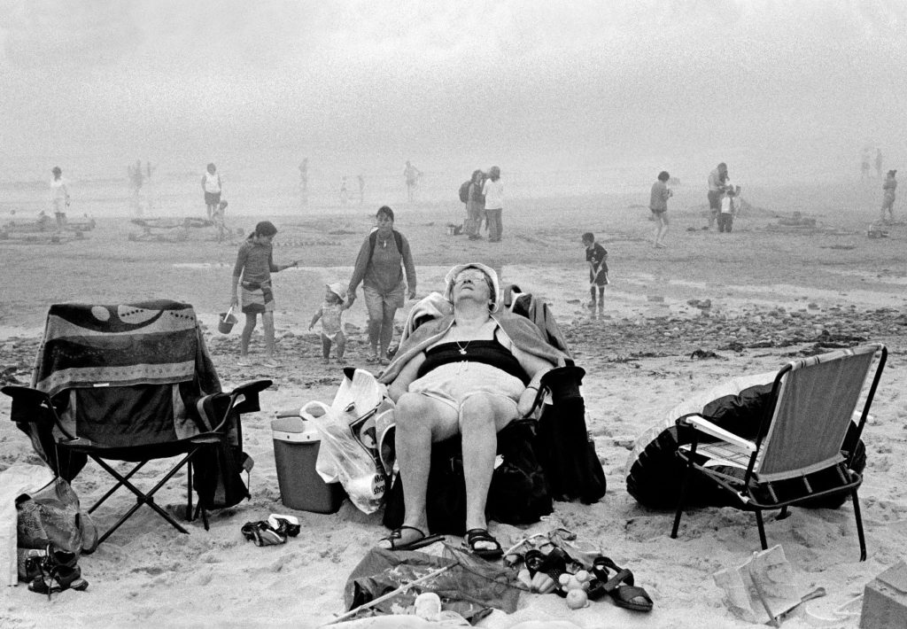 Whistling Sands, Pothoer, Aberdaron, 2004 © David Hurn – Magnum Photos, source: Royal Museums Greenwich