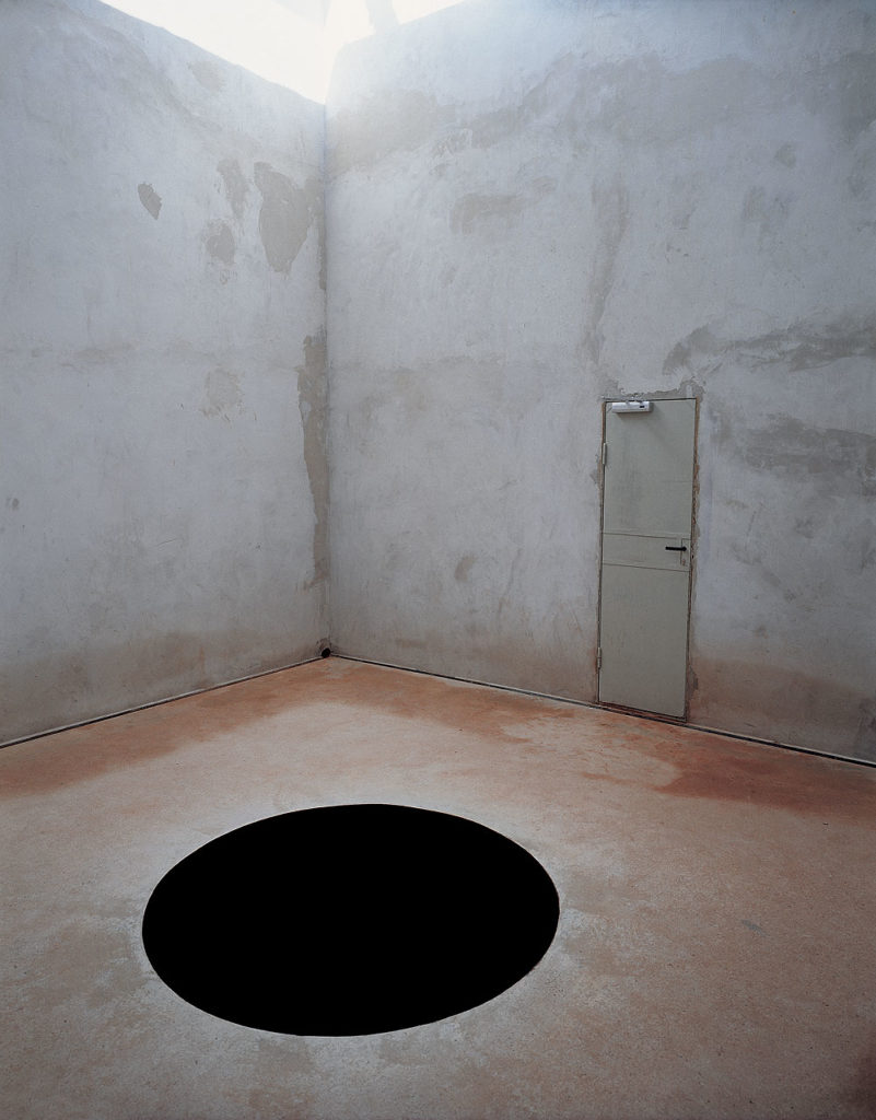dangerous art: Anish Kapoor, Descent Into Limbo, exhibition view, Serralves Museum, Porto, Portugal. 