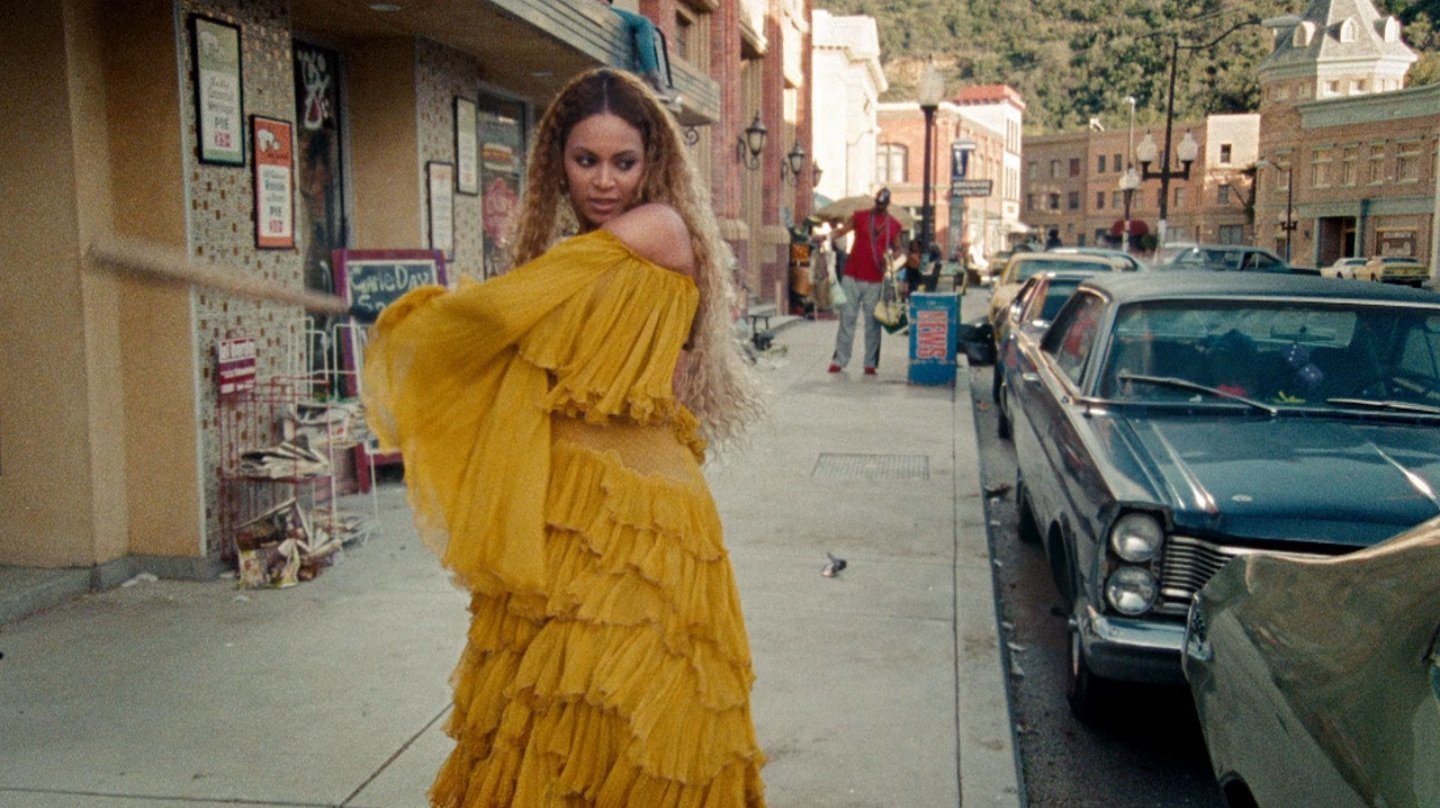 beyonce mustard yellow dress Roberto Cavalli, designer of the iconic Hold Up dress (and much more) has passed away aged 83 : r/beyonce