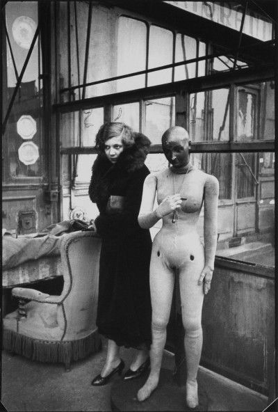 Henri Cartier-Bresson, Leonor Fini in Paris, 1932, source: https://www.leonor-fini.com, leonor fini artist
