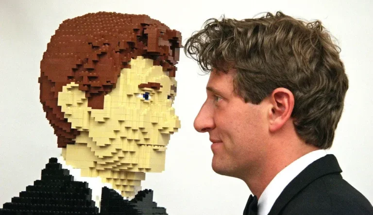 Nathan Sawaya Lego: Nathan Sawaya with one of his sculptures. Carnegie Museums.
