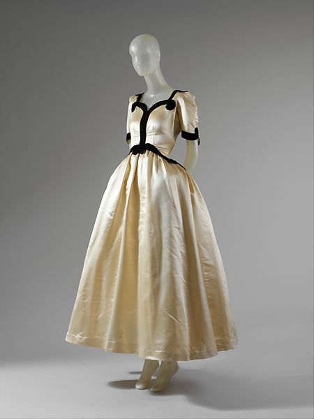 Balenciaga, Infanta dress, 1939, silk, Costume Institue of the Metropolitan Museum of Art, New York, USA.