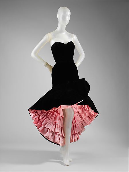 Balenciaga, Evening dress, 1951, silk, Costume Institute of the Metropolitan Museum of Art, New York, USA. artistic inspiration of Balenciaga