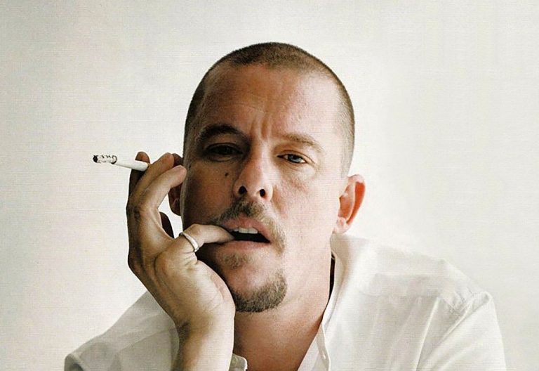Alexander McQueen: Tim Walker, Portrait of Alexander McQueen. Pinterest. Detail.
