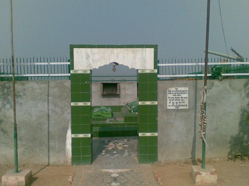 Mausoleum of Laila & Majnu, Binjaur, India