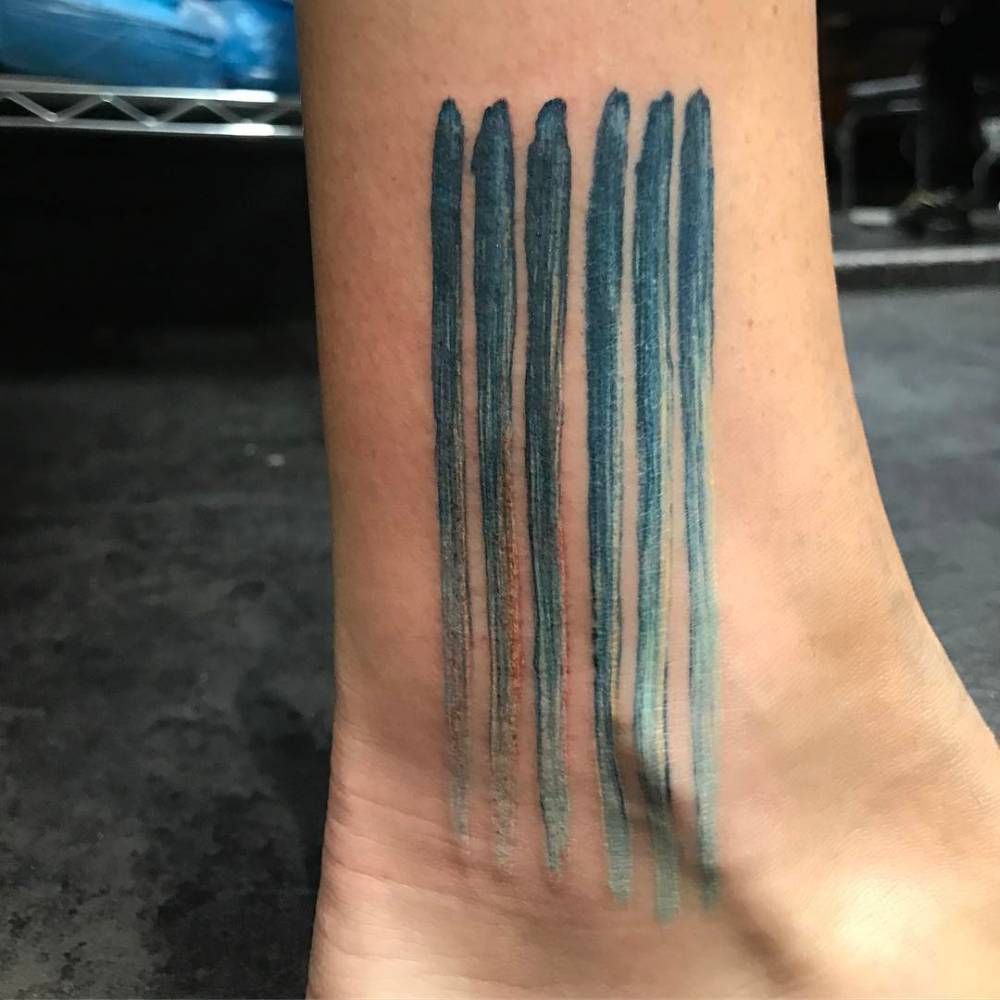 Modern Art Tattoos: Lauren Winzer, brush strokes by Lee Ufan, @laurenwinzer