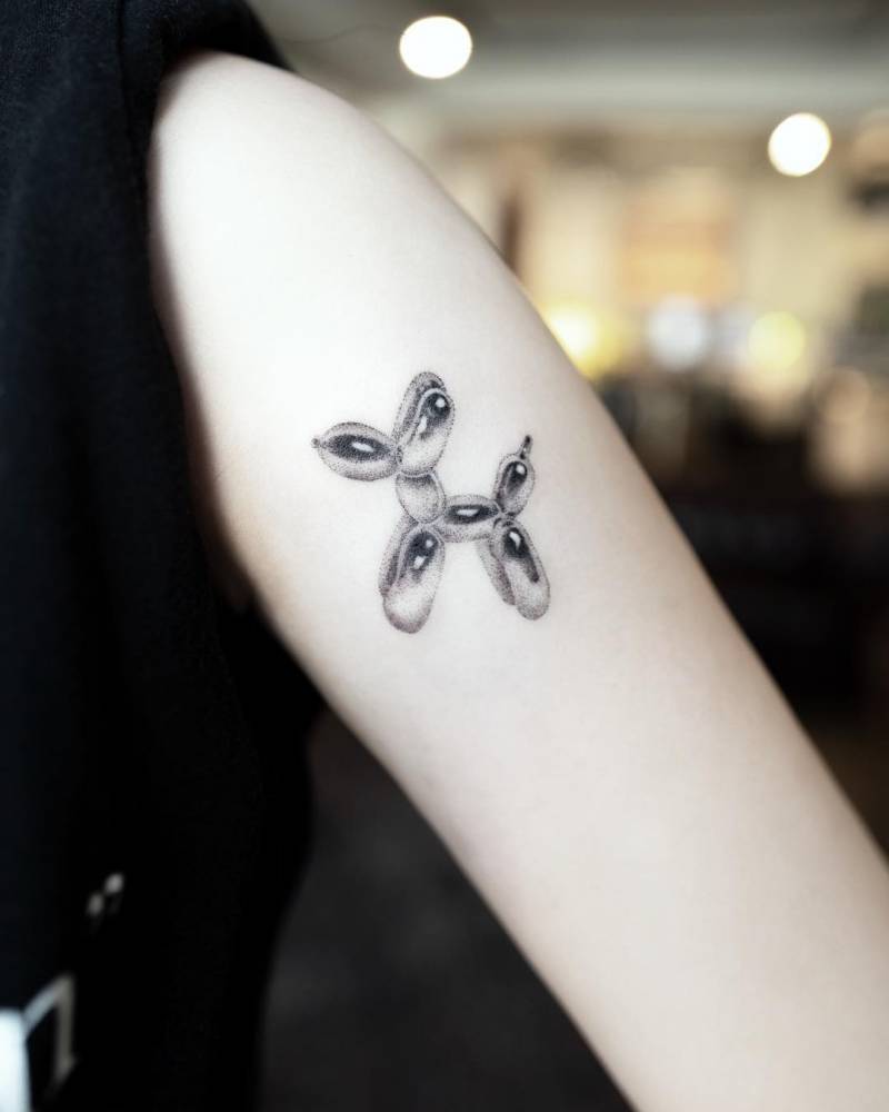 Oi Tattooer, Balloon Dog by Jeff Koons, , @oi_tattooer, Artsy Tattoos, Art Inspired Tattoos, Radicals