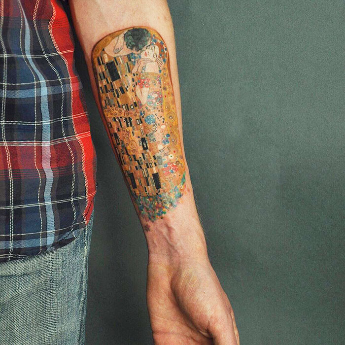 artsy tattoos: Rita Zolotukhina, The Kiss by Gustav Klimt