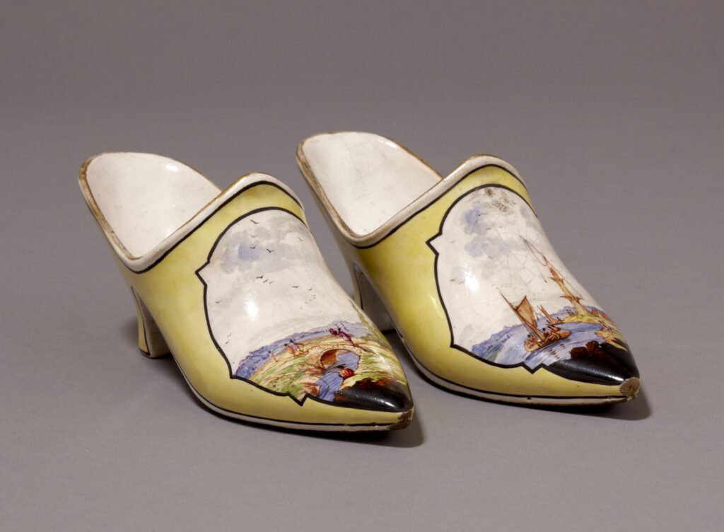 Savy pottery factory, Marseilles, Shoes, last quarter of the 18th century, © Victoria and Albert Museum, London. - 10 Awesome Pairs of Shoes from the Victoria & Albert Collection