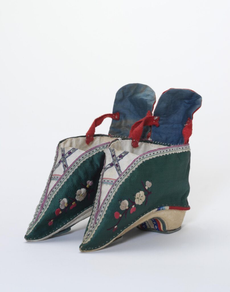 Shoes, China, 19th century,© Victoria and Albert Museum, London. - 10 Awesome Pairs of Shoes from the Victoria & Albert Collection