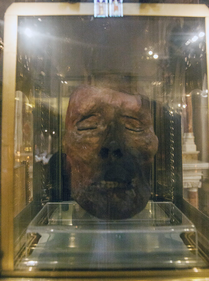 Top 10 Christian Weird Relics: The Head of St.Oliver Plunkett, St.Peter's Church, Drogheda, Ireland.