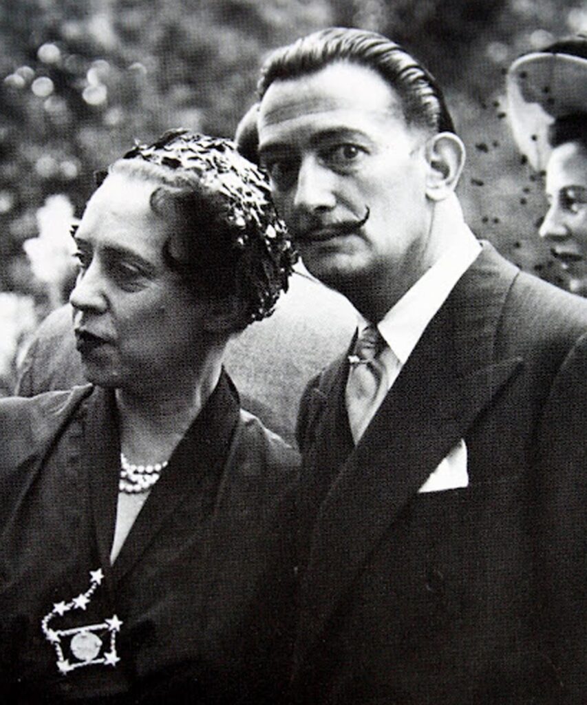 Elsa Schiaparelli and Salvador Dalì photographed together, 1936.