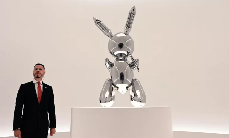 most Expensive artworks: Jeff Koons, Rabbit, 1986. Christie’s. Gala.
