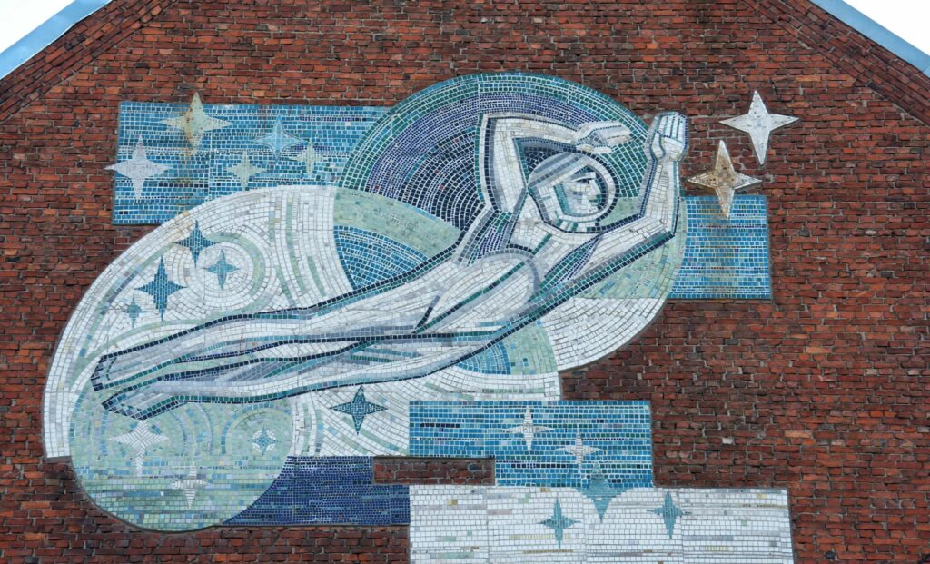 10 great Soviet mosaics in Russia: Valentina Anopova, Man and the stars