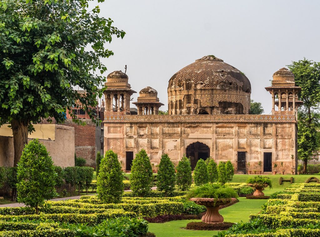 Mughal gardens: Mughal gardens, The Gardens at the Tomb of Dai Anga, Pakistan