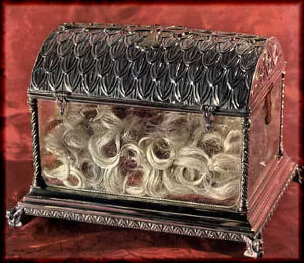 Top 10 Christian Weird Relics: Reliquary of St.Clare's locks and nail clippings, Basilica di Santa Chiara, Assisi, Italy. 