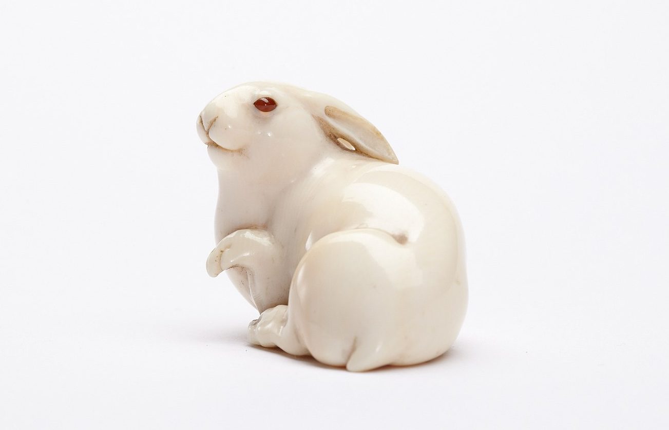 The Miniature World of Netsuke | DailyArt Magazine