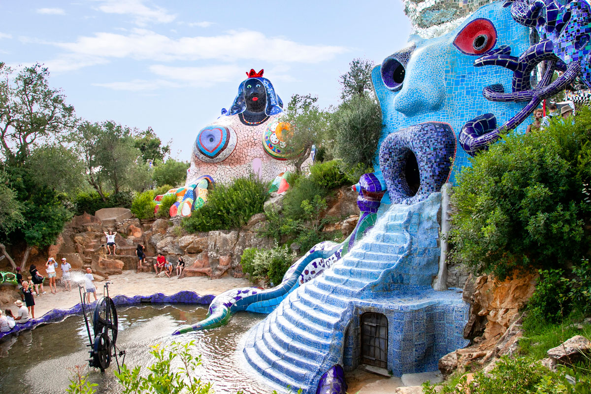 Niki de Saint-Phalle's Tarot Garden | DailyArt Magazine | Art History  Stories
