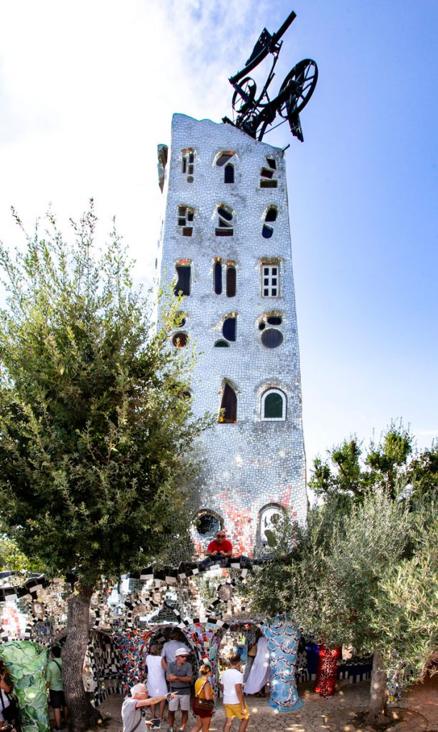 Niki de Saint Phalle, The Tower of Babel (La Torre di Babele), Giardino dei Tarocchi, Garavicchio, Italy. Source: www.lorenzotaccioli.it.