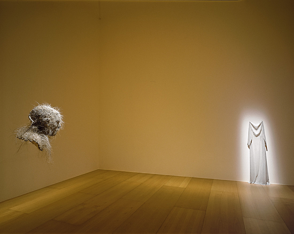 Javier Pérez, Máscara de seducción, 1997, horsehair, silk, text. Museo Guggenheim Bilbao, Bilbao, Spain.