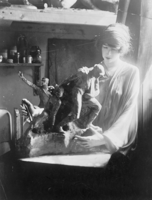 Great Women Sculptors: Photograph of Gertrude Vanderbilt Whitney.