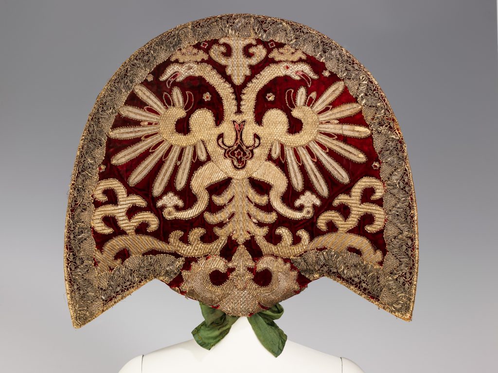 Russian headdress. Back of the Russian headdress, 19th century, Collection of Natalia de Shabelsky (1841-1905), The Metropolitan Museum of Art, New York, USA.