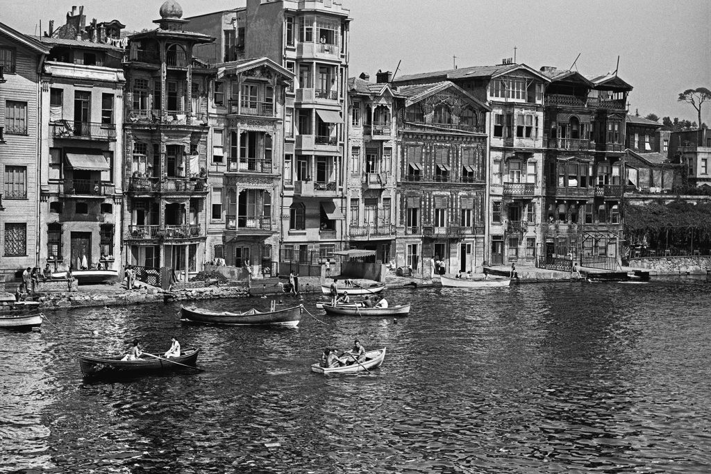 A photo of Istanbul by Ara Güler, date unknown, Ara Güler Museum, Istanbul, Turkey.