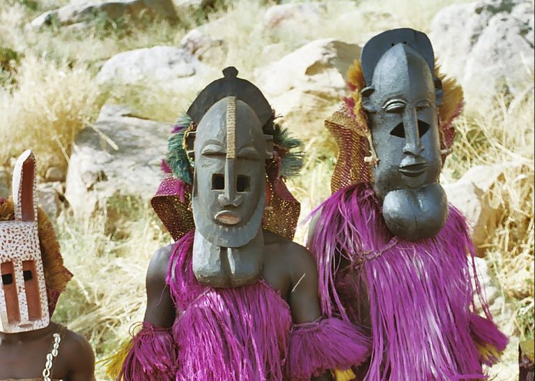 Dogon art: Dogon people, Mali, 2003. Photo by Devriese via Wikimedia Commons (CC BY-SA 3.0). Detail.
