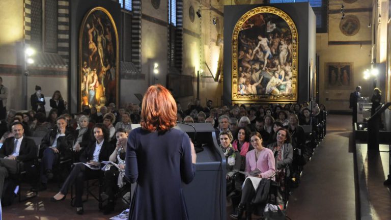 Advancing Women Artists: AWA Director Linda Falcone presenting a new restoration at Santa Croce. Photo: Leo Cardini/Advancing Women Artists.
