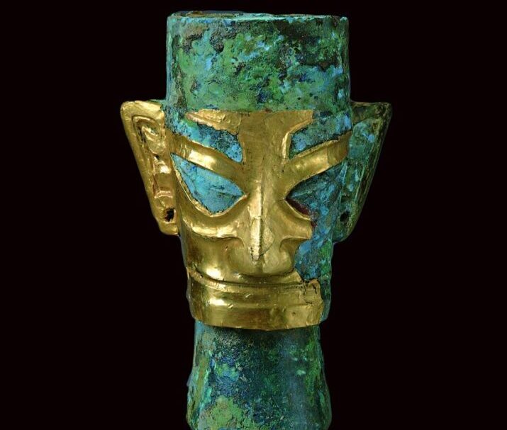 sanxingdui masks: Sanxingdui bronze and gold leaf mask, 12th c. BCE. Source: Houston Museum of Natural Science.
