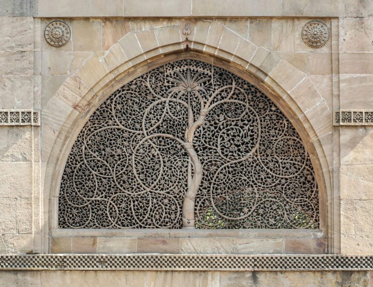 Jali in Architecture: Jali at Sidi Saiyyed Mosque, Ahmedabad, India. Wikimedia Commons (public domain).
