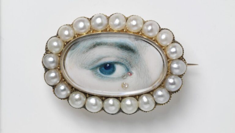 Victoria & Albert jewelry: Lover’s eye brooch, 1800-1820, Victoria & Albert Museum, London, UK.
