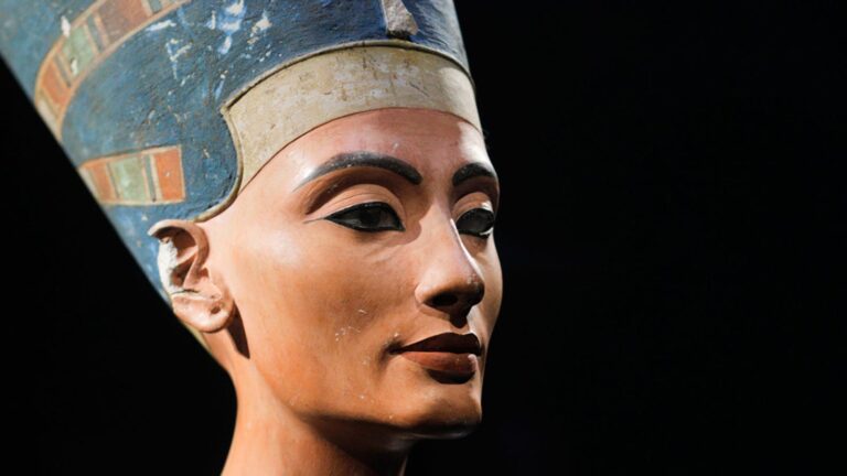 bust of queen Nefertiti: Queen Nefertiti’s bust, 1340 BCE, Amarna period, Neues Museum, Berlin, Germany. National Geographic. Detail.
