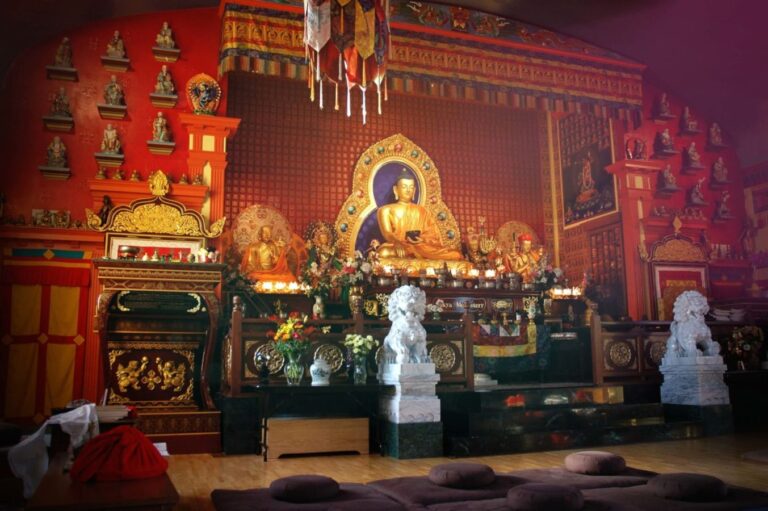 buddhist art: Sakya Monastery of Tibetan Buddhism, Seattle, WA, USA. Photo by Wonderlane/Unsplash.

