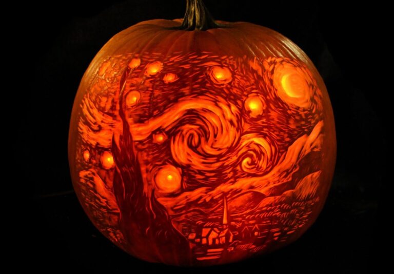 pumpkins art: Maniac Pumpkin Carvers’ interpretation of Vincent van Gogh’s Starry Night. Pinterest.
