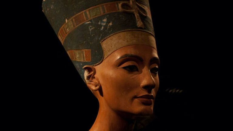 Nefertiti Beauty Icon: Nefertiti Bust, Neues Museum, Berlin, Germany. Photo by Camilo S.B. via Flickr.
