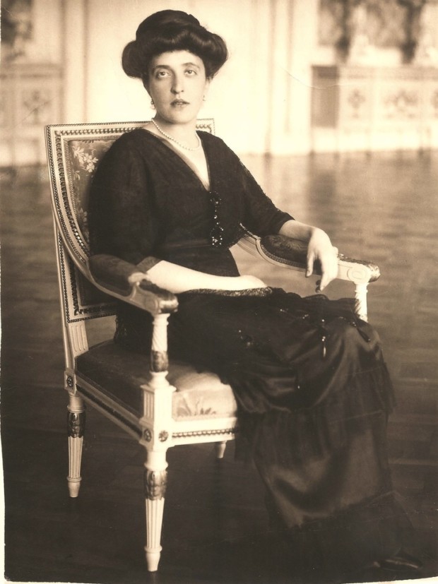 Republic of Austria v. Altmann: Photograph of Adele Bloch-Bauer.