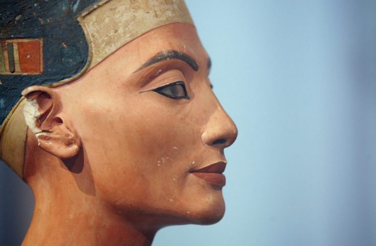 Bust of Nefertiti hoax: Bust of Queen Nefertiti, 18th dynasty, circa 1370–1333 BCE, Painted limestone, Egyptian Museum and Papyrus Collection, Neues Museum, Berlin, Germany. Detail.
