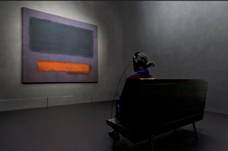 learn about art: Mark Rothko, Grey, Orange on Maroon, No. 8, 1960. On the exhibition “Rothko & ik” in the Stedelijk Museum Schiedam, Schiedam, Netherlands. Photo by Aad Hoogendoorn.
