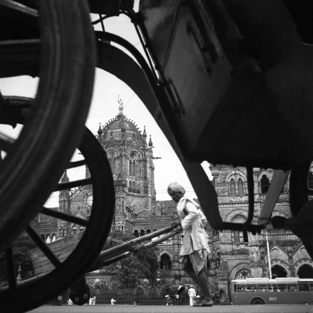 new woman behind the camera: Homai Vyarawalla, The Victoria Terminus, Bombay, early 1940s, printed later, inkjet print, 29.3 x 30 cm (11 9/16 x 11 13/16 in.) Homai Vyarawalla Archive / The Alkazi Collection of Photography.

