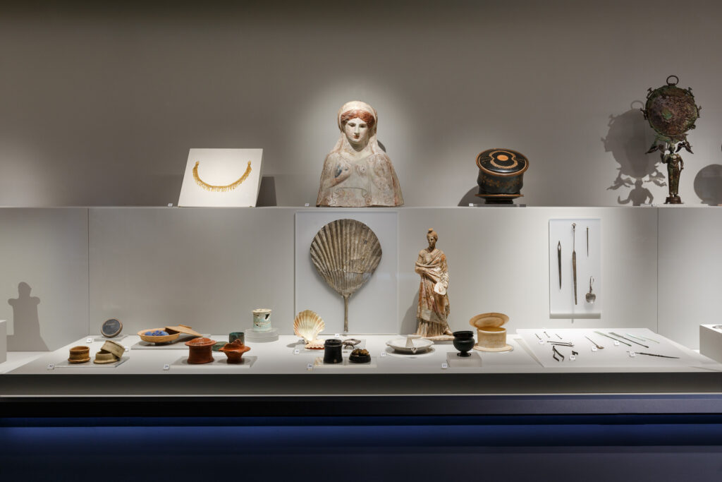 Museum of Cycladic Art: Exhibition view, Museum of Cycladic Art, Athens, Greece. Photo Paris Tavitian © Museum of Cycladic Art.
