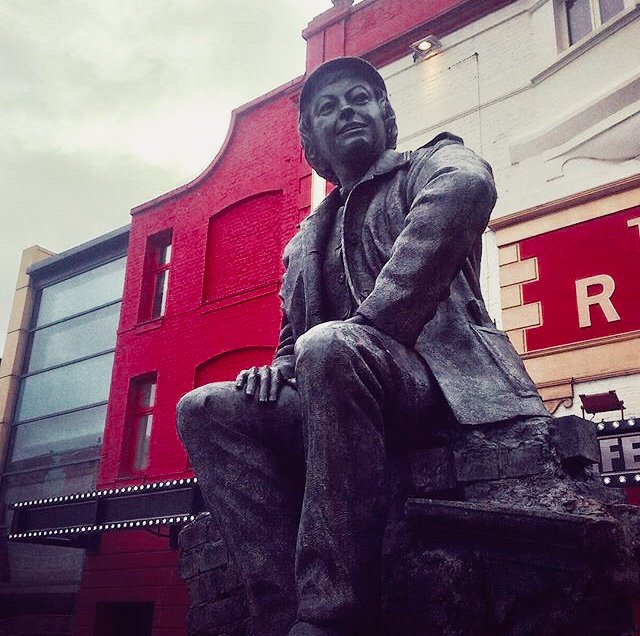 London statues: Philip Jackson, Joan Littlewood statue, 2015, London, UK. Theatre Royal Stratford East Twitter.
