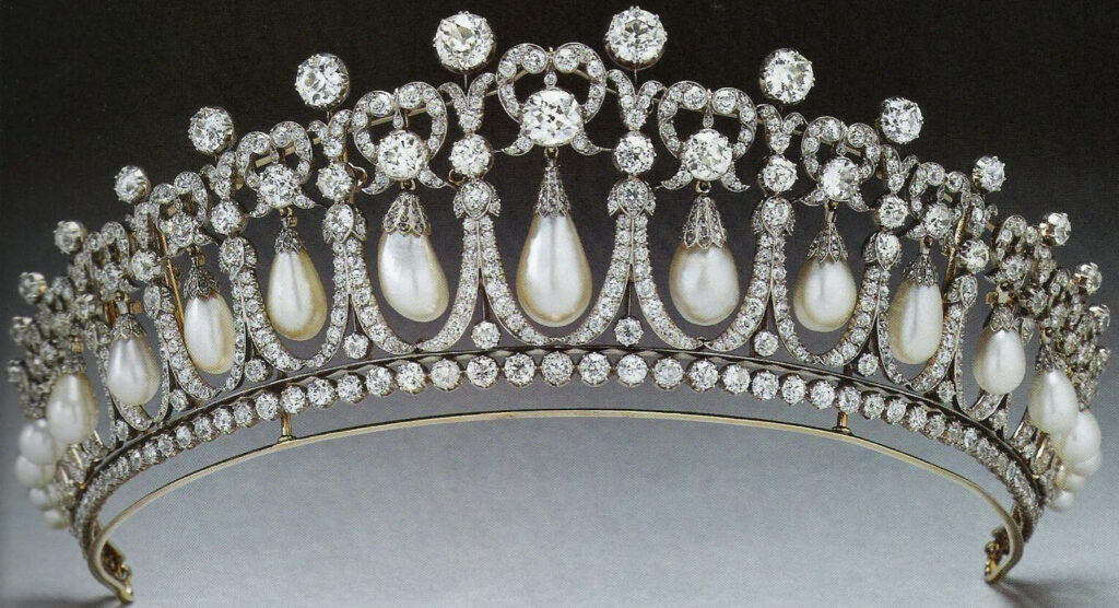Garrard, The Lover's Knot Tiara, 1913 - Crowning Glory, beautiful tiaras