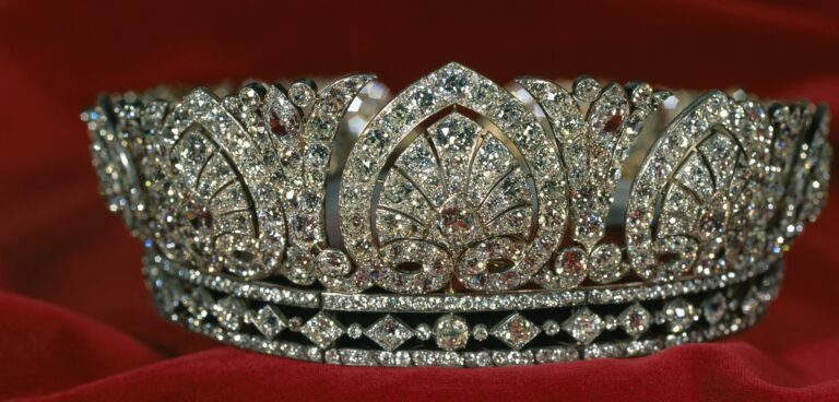 The Devonshire Diamond Tiara - Crowning Glory, beautiful tiaras