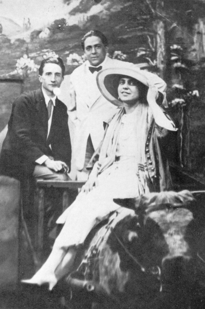 Spellbound by Marcel: Some of the book’s main players: Marcel Duchamp, Francis Picabia, and Beatrice Wood on Coney Island in 1917. Wikimedia Commons (public domain).
