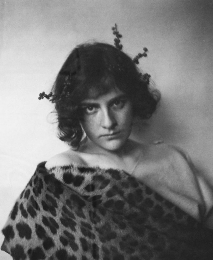 Ethel Reed: Fred Holland Day, Photograph of Ethel Reed, 1895, Library of Congress, Washington, D.C., USA.
